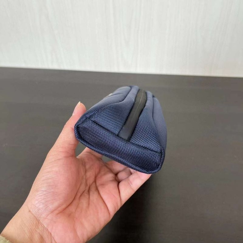 tas tumi cord pouch