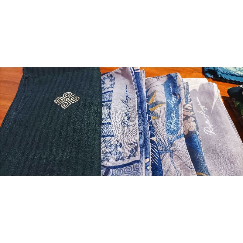 preloved Restu Anggraini Scarf
