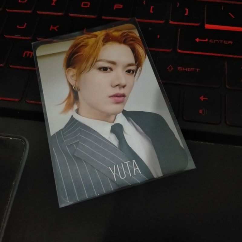 nct photocard - yuta loveholic a ver.