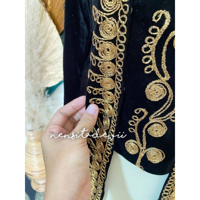 Kebaya Bordir Zirconia, Model Kutubaru - Warna Hitam