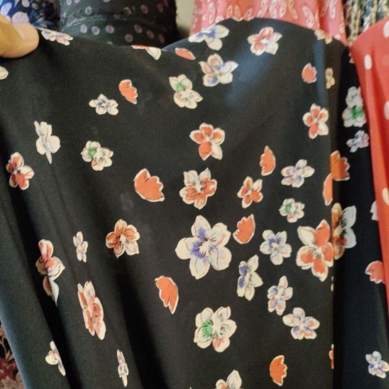 Kain ceruty zara crepe motif salur - kain  salur kuning putih - kain gamis kurung