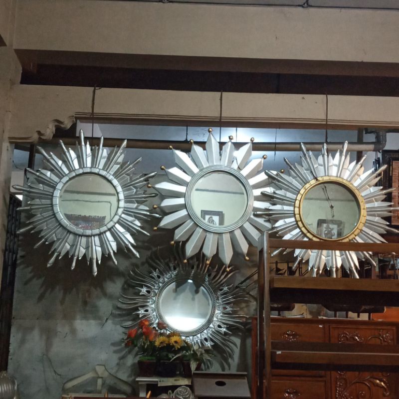 hiasan dinding cermin matahari silver gold
