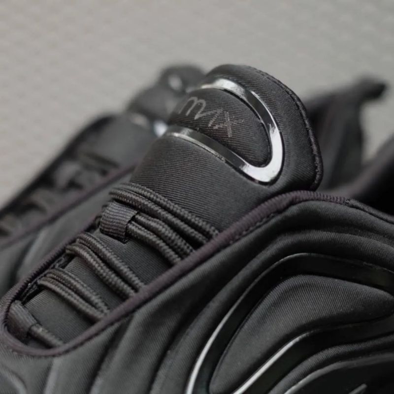 sepatu nike air MAX 720 full black