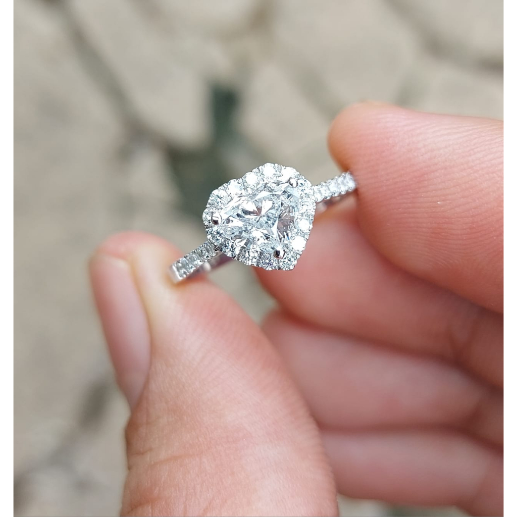 cincin emas berlian wanita heart model