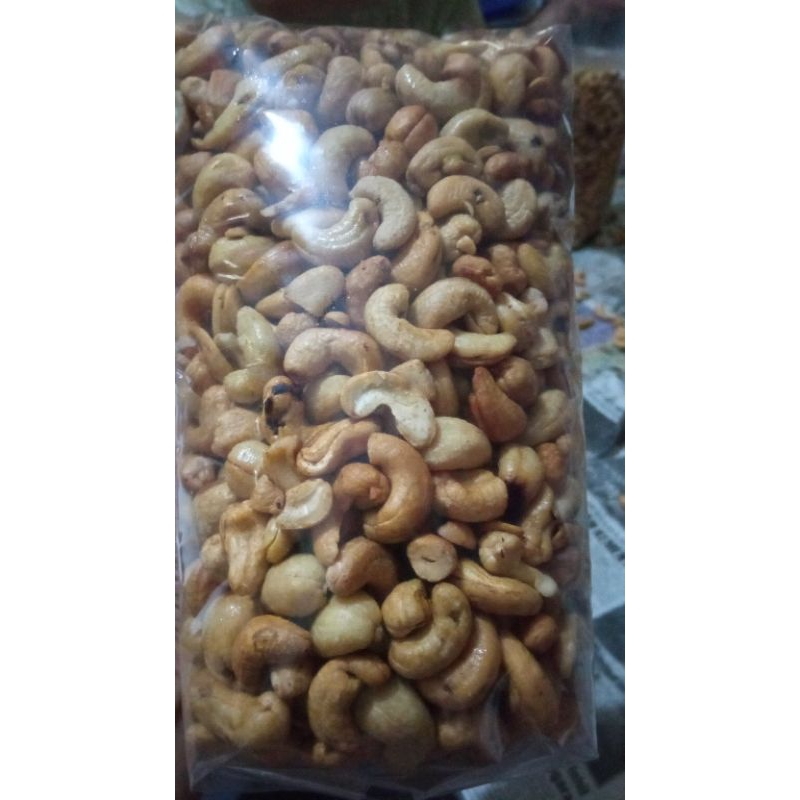 

kacang mede utuh