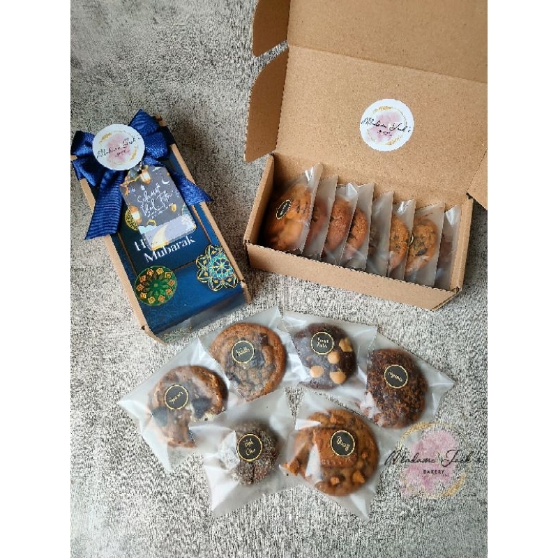 

Hampers Lebaran Idul Fitri Soft Cookies (Small isi 10pcs)