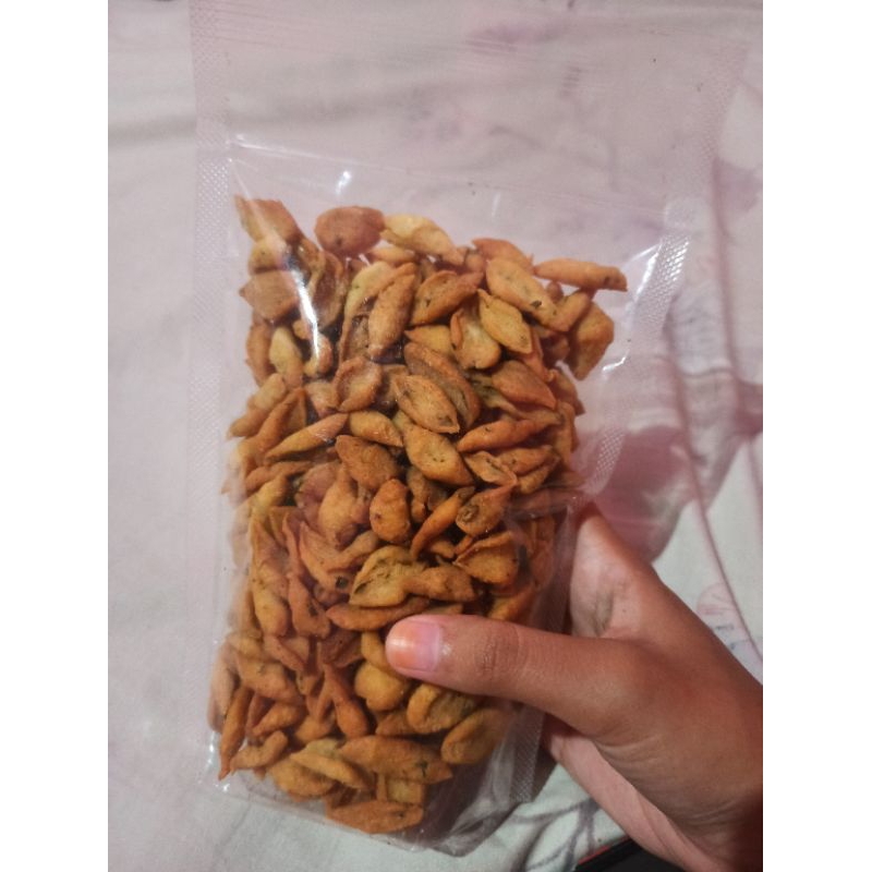 

kue bawang gunting