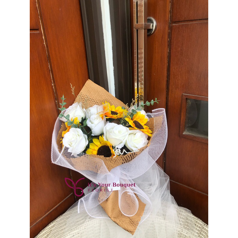 Diana Bouquet. artificial bouquet. Buket wisuda. hadiah wisuda