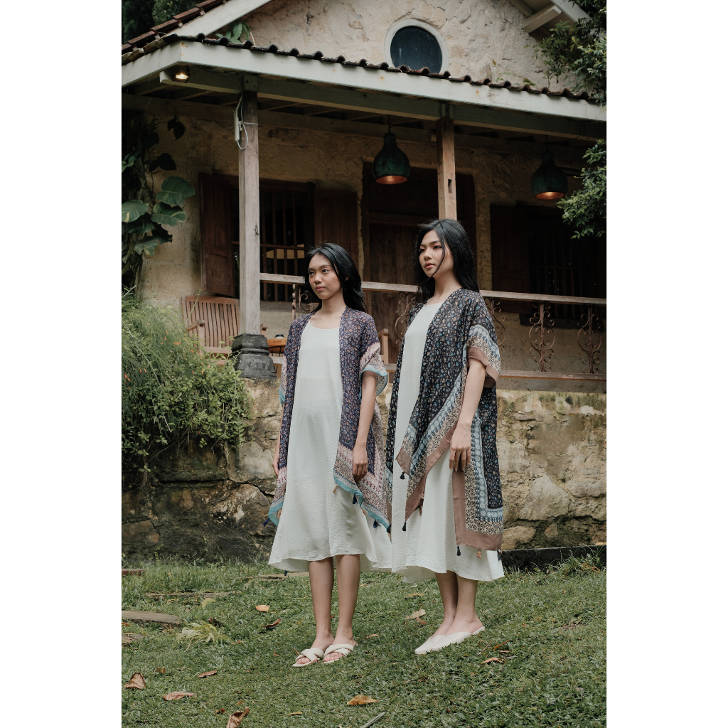 (DEFECT SALE) RATU - Jayanti Black Outer / Cardigan Batik