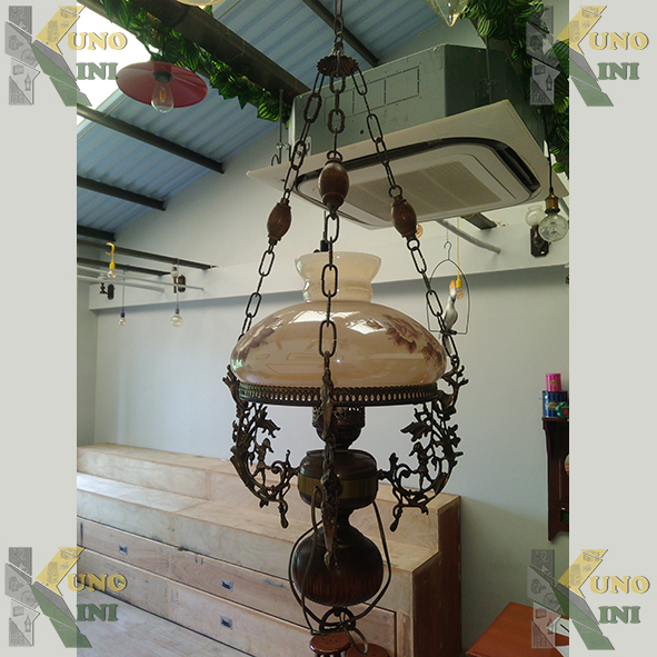 BARANG ANTIK LAMPU GANTUNG ANTIK KLASIK (Berfungsi baik)
