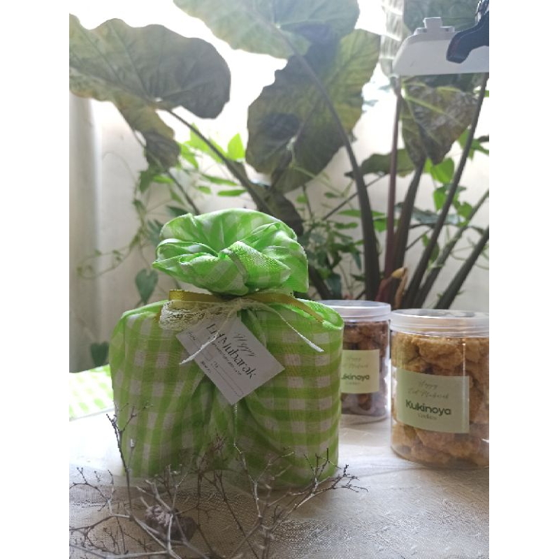 

HAMPERS KUE KERING LEBARAN