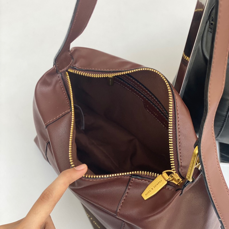 CK VIONE SHOULDERBAG