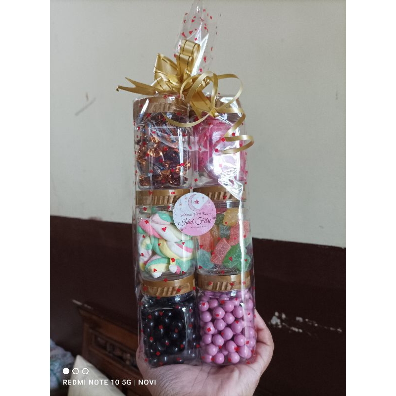 

PARCEL COKLAT SUSUN ISI 6 TOPLES / HAMPERS LEBARAN
