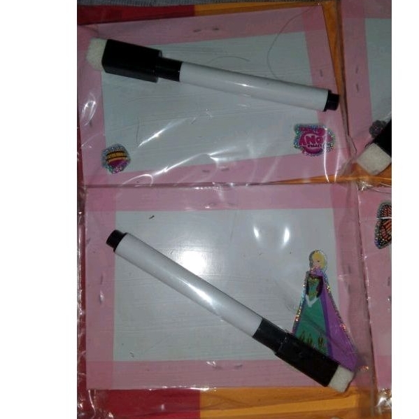 

Papan Tulis Mini Bisa di Hapus Dan mewarnai Asli Terbuat Dari Triplek Formika Bukan Bahan Kertas