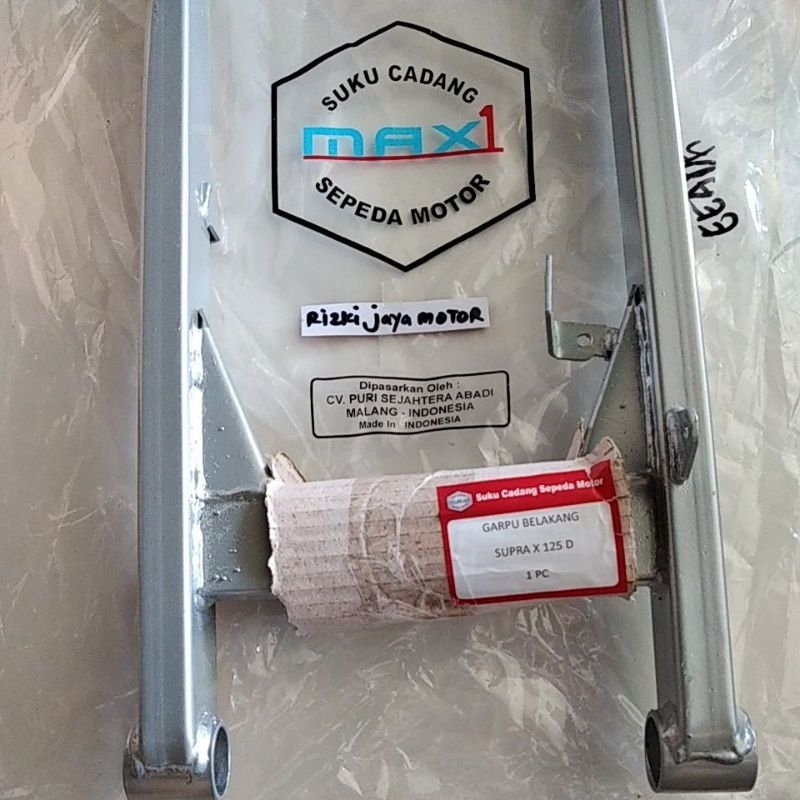 Garpu belakang swing arm fork supra x 125 tromol warna silver merek max1