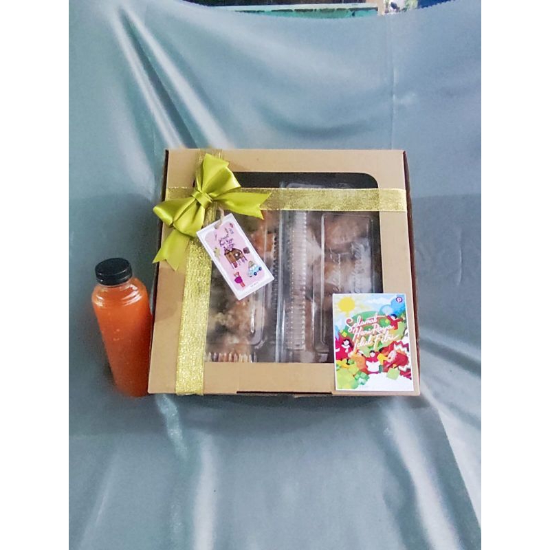 hampers lumpia ayam & dimsum Frozen ( INCLUDE SAUS )