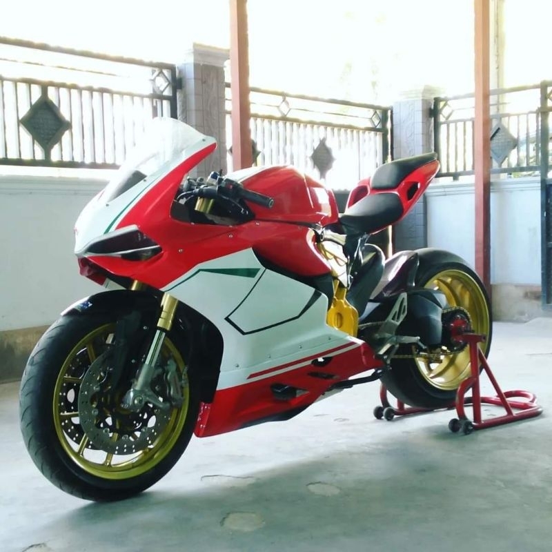BODY CUSTOM DUCATI PANIGALE UNIVERSAL
