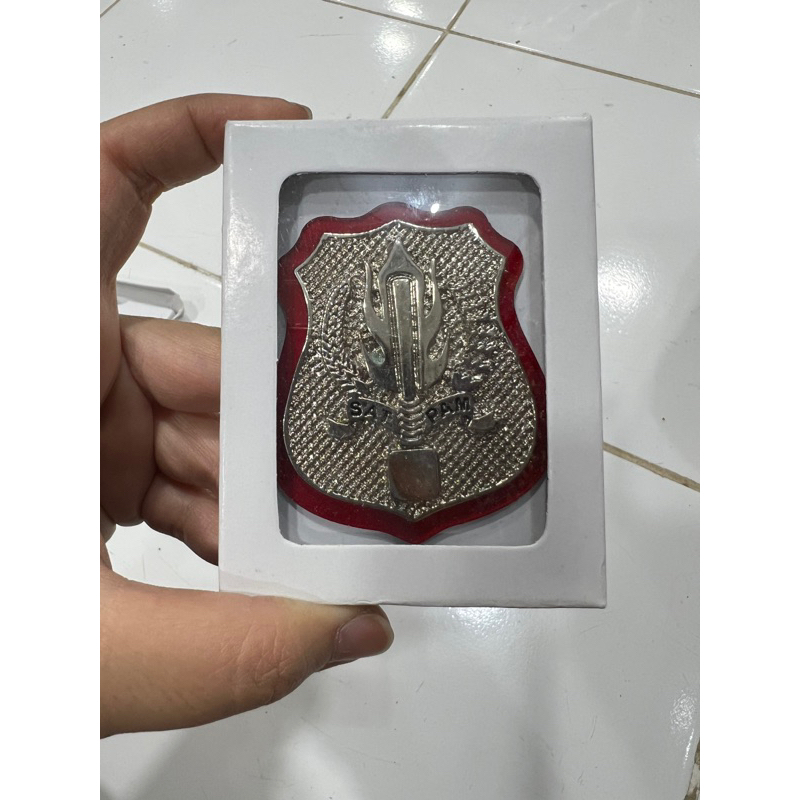 kewenangan lencana satpam security silver perak mika