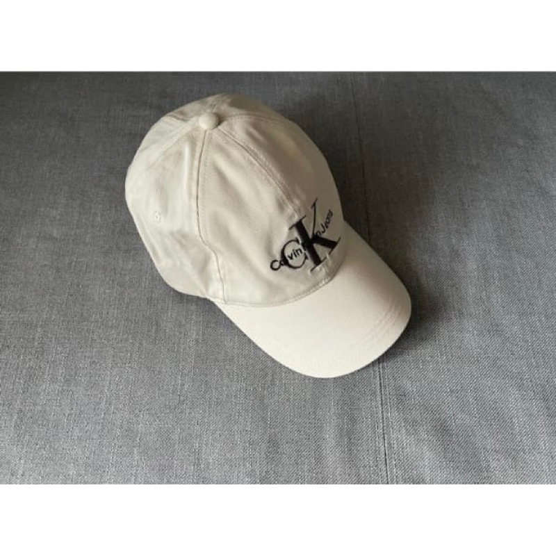 topi calvin klein ori