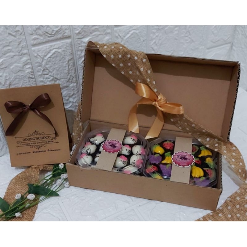 

HAMPERS ISI 2 Coklat kemasan 250gr