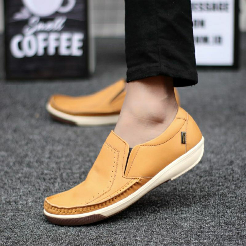 bungkusuku sandro - Sepatu Kulit Pria Slip On Formal Kerja Casual Trendi