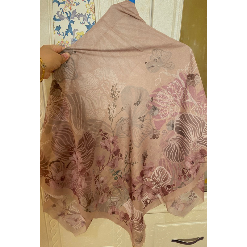 preloved orchid extended rugby tan sarah sofyan buttonscarves