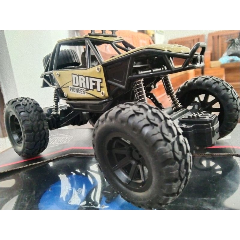 Mainan Mobil Remot Control Of Road Rover Free batre