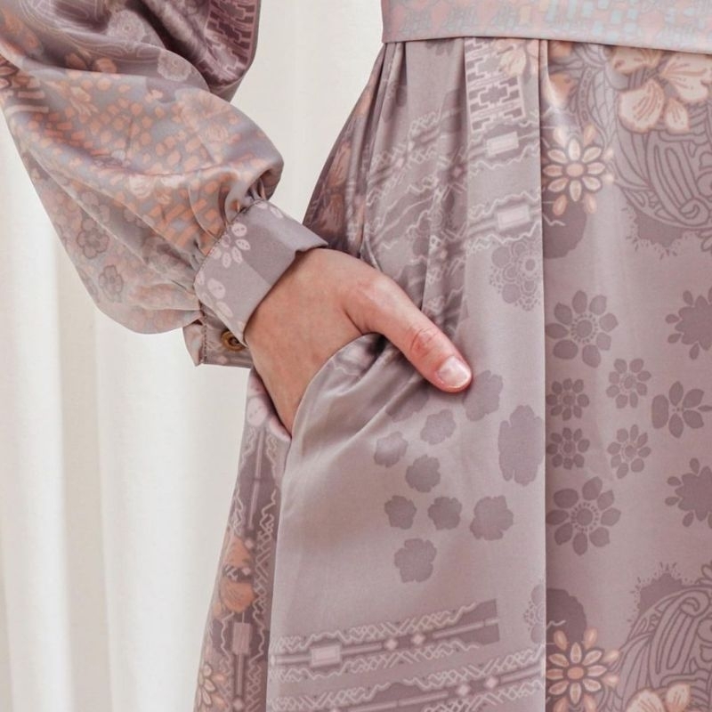 Gamis Lebaran Hari Raya Nazira Dress Silver Blush by Laikha Size XL Ready Stok