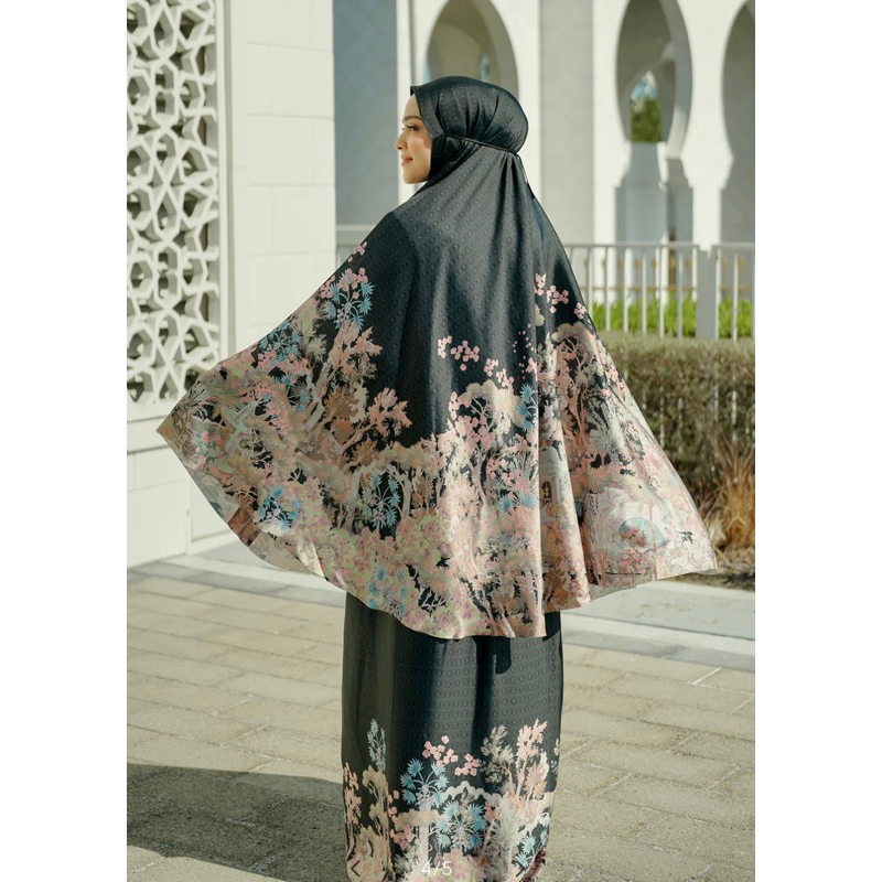 Al Qasr Prayer Robe  black buttonscarves