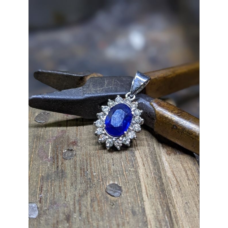 LIONTIN EMAS BERLIAN BLUE SAFIRE