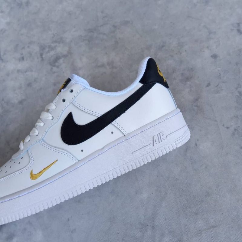 SEPATU AF1 LOW ‘07 ESSENTIALS WHITE BLACK