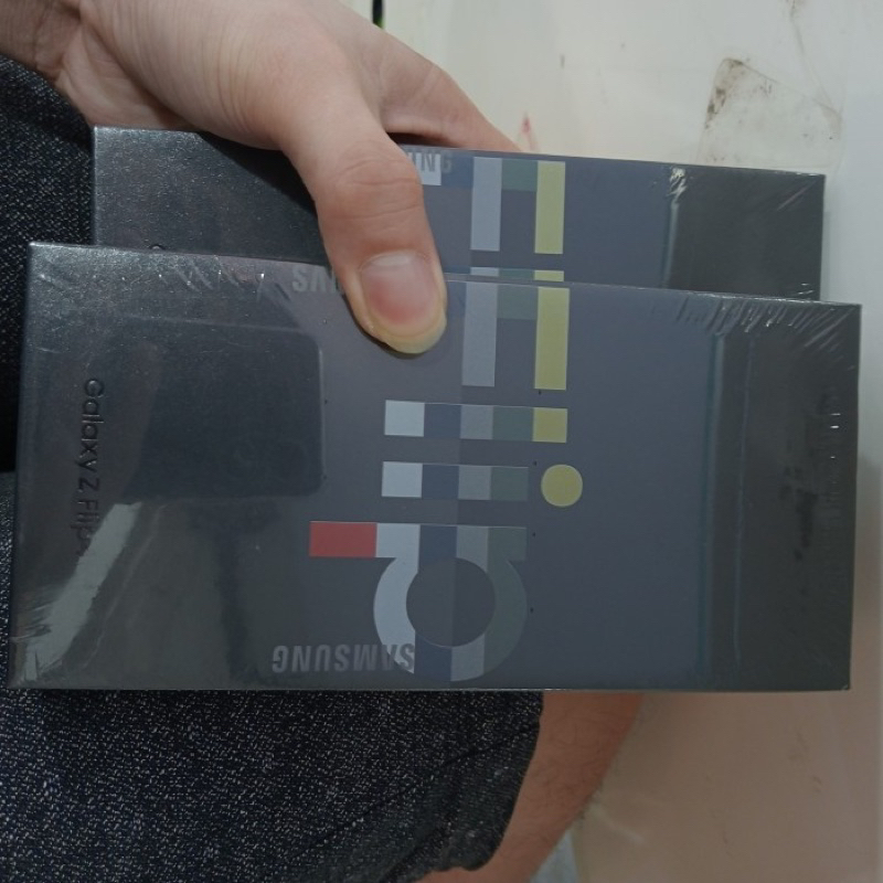 Samsung Z Flip 4 5G BESPOKE 8+256gb new garansi resmi sein