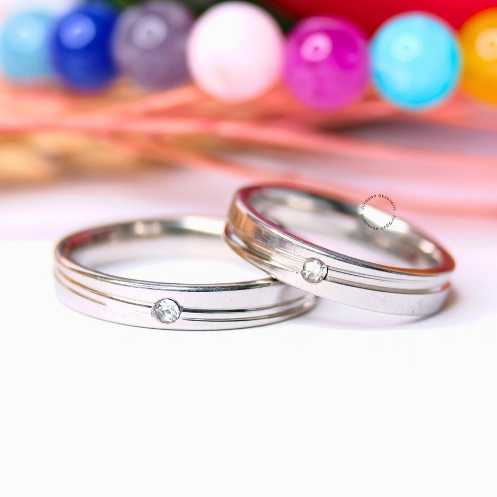 Cincin Couple Ukir Nama Titanium Silver Eyes Slash Anti Karat M60