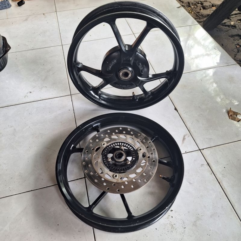 VELG BAN RODA RACING YAMAHA LEXI 125 ORIGINAL