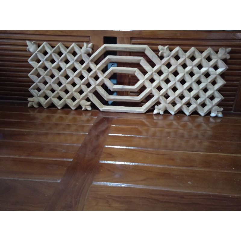 hiasan atas pintu ukir | hiasan ventilasi ukir | hiasan dinding ukir | hiasan jendela ukir ornamen |