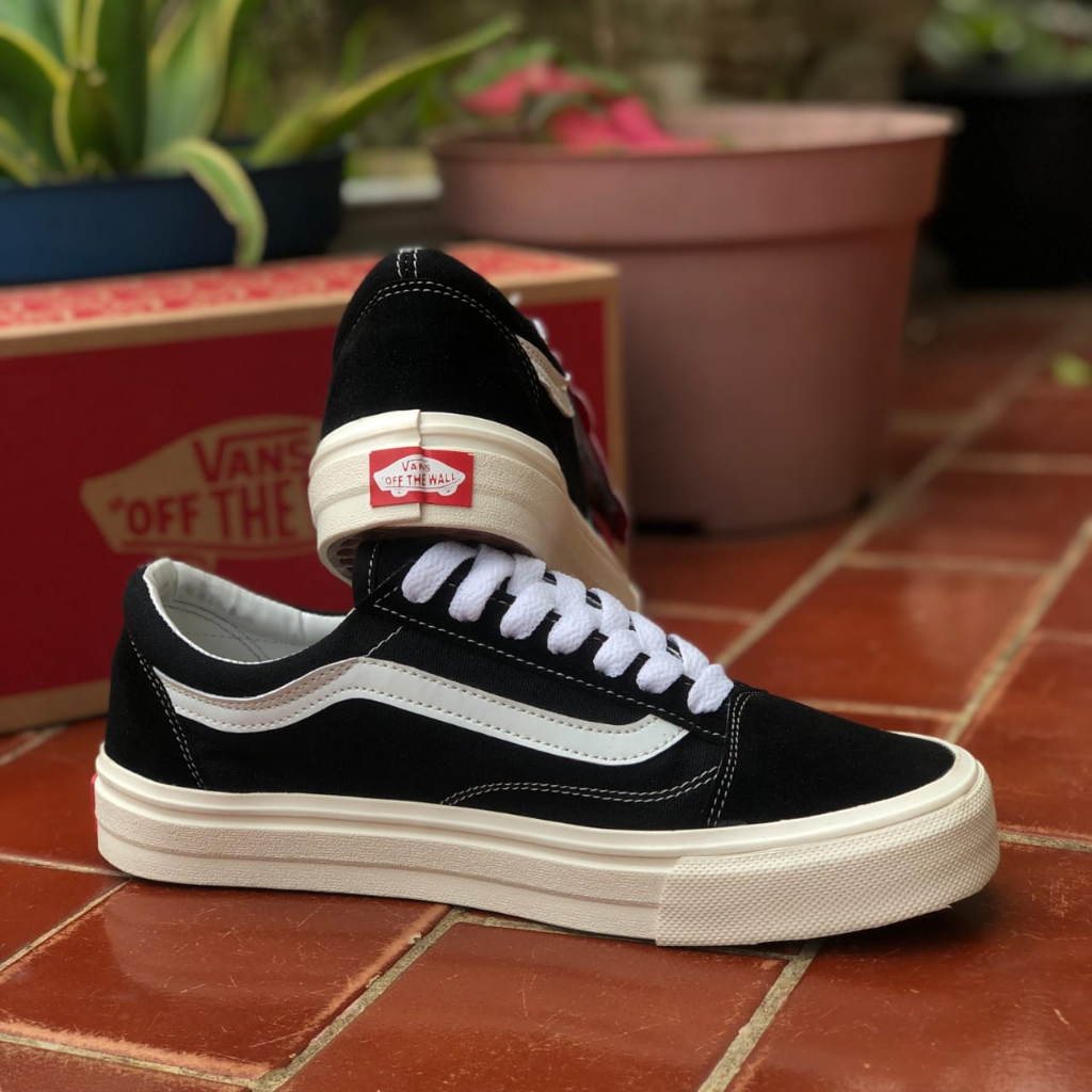 Sepatu Vans oldskool og mono black white