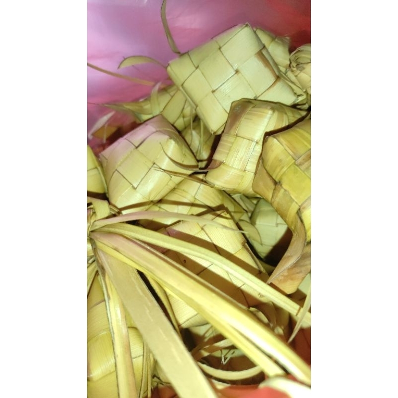

ketupat sayur Lebaran 10 pcs (order sekarang/malam, besok dikirim)