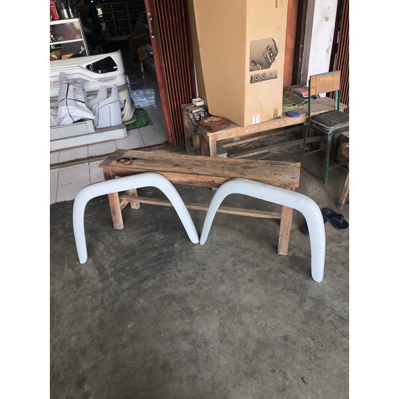 spakbor/slebor depan L300