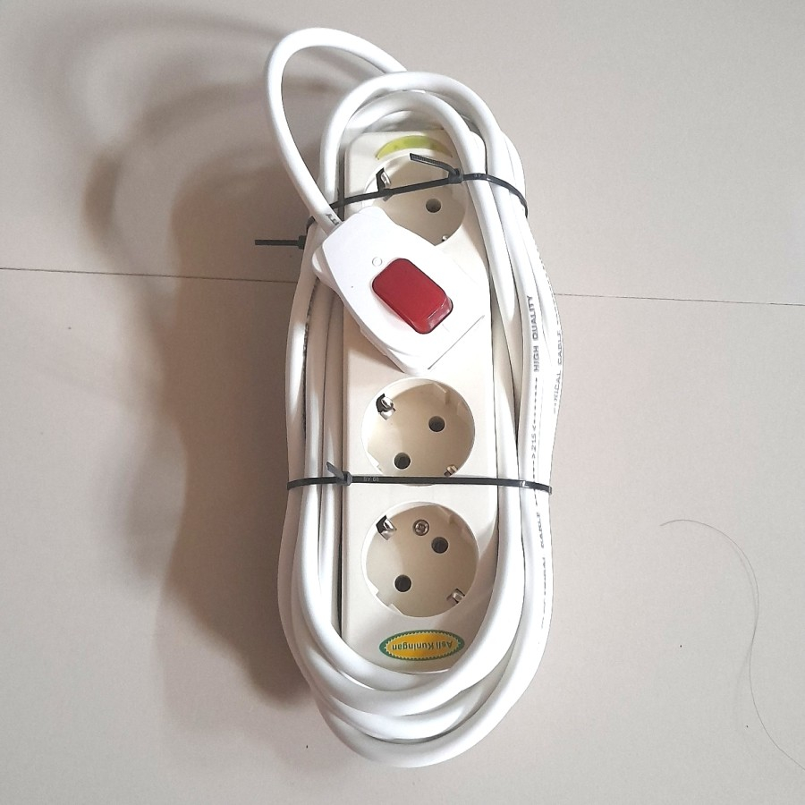 Stopkontak Kabel Rakitan 4 lbg Matsui + Kabel + Steker On /Off Putih