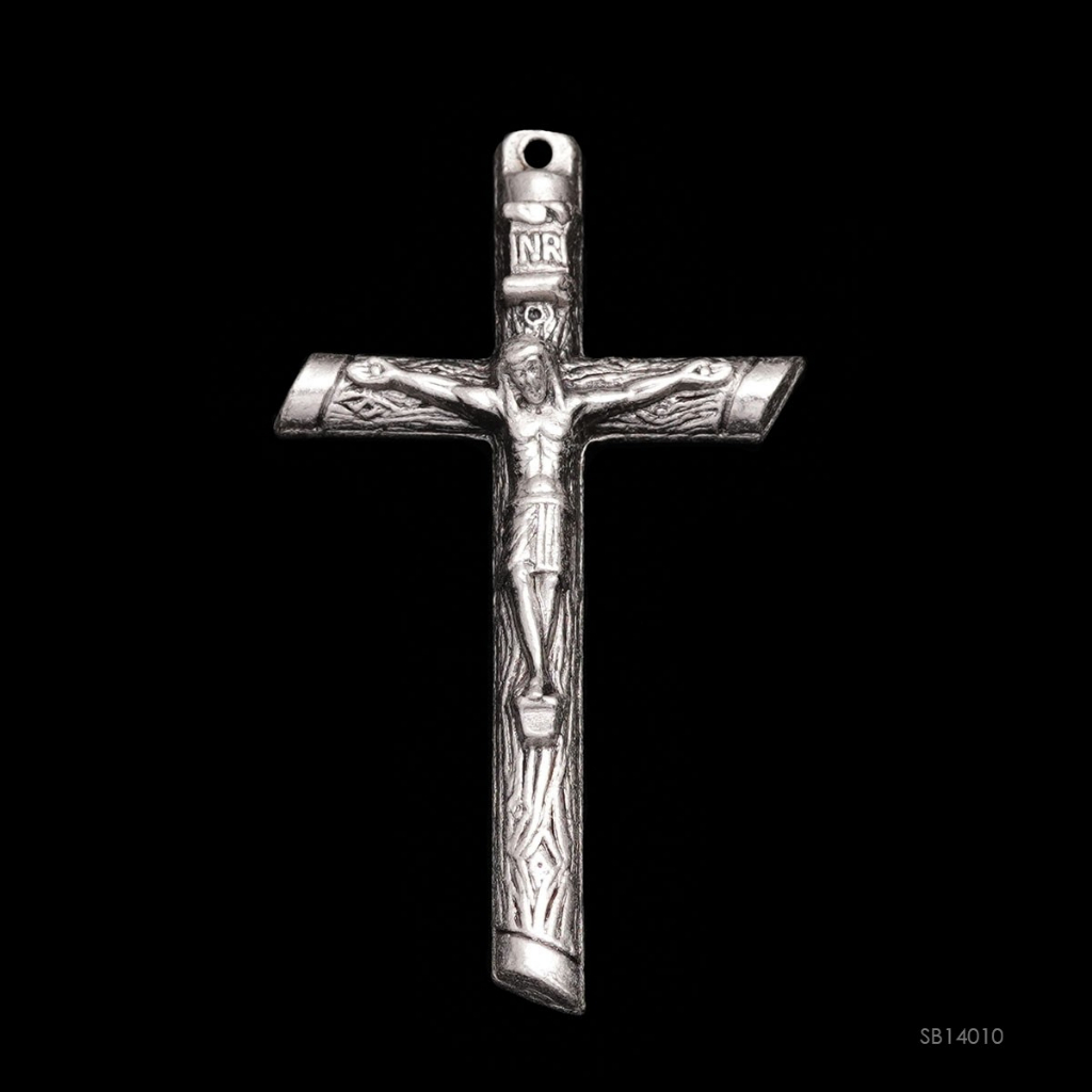 Salib Bandul Grafir Bentuk Kayu