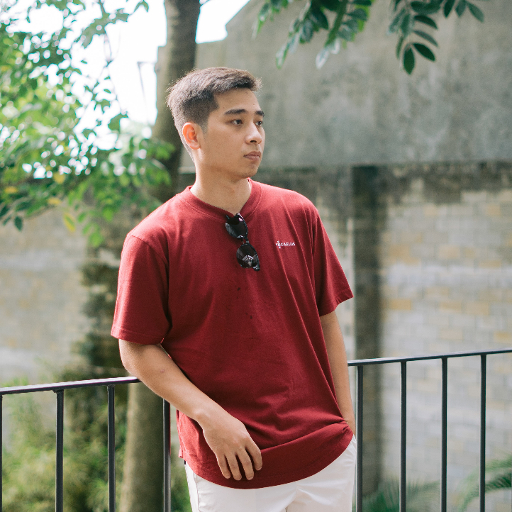 Caelus - Burgundy Curved Hem T-shirt