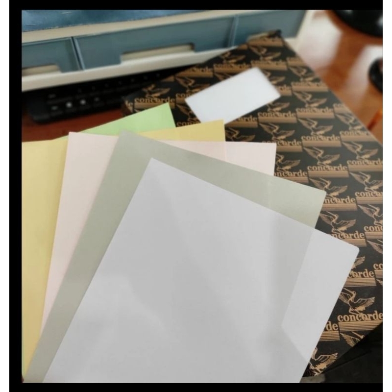 

Kertas Sertifikat / Proposal / Concorde 90 Gr F4 (isi 250 lembar)