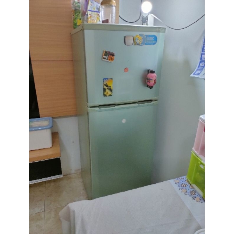 Preloved- kulkas Merk LG Original 100%