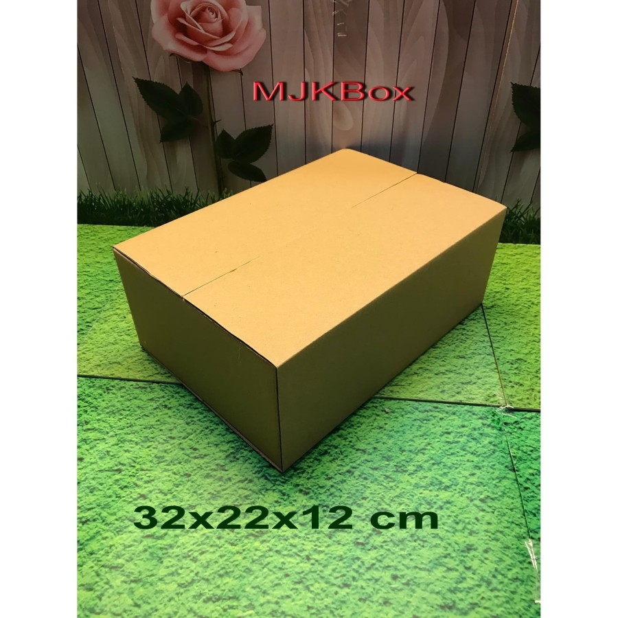 

Kardus / Karton / Box Uk. 32x22x12 cm.....ST MODEL INDOMIE