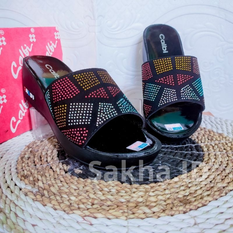 Sandal Wedges Wanita Calbi Murah