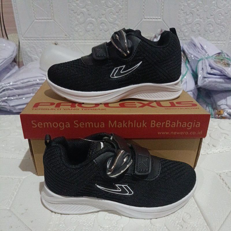 SEPATU SEKOLAH MAGNET NEW ERA FRO LEXUS SIZE 29-36