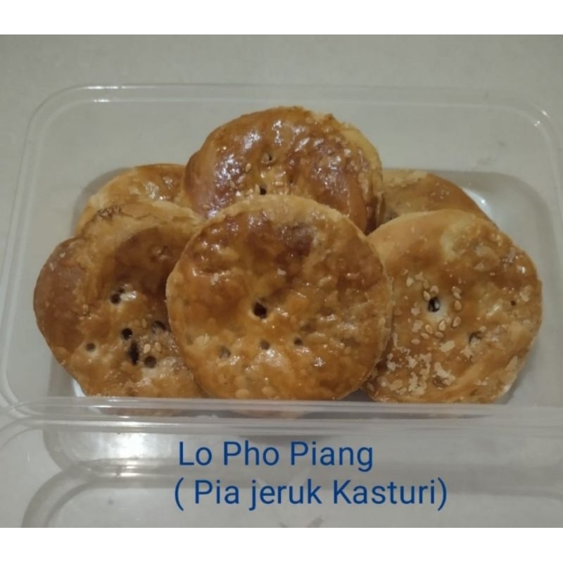 

LOPOPIANG ( KUE PIA ISI JERUK KASTURI)