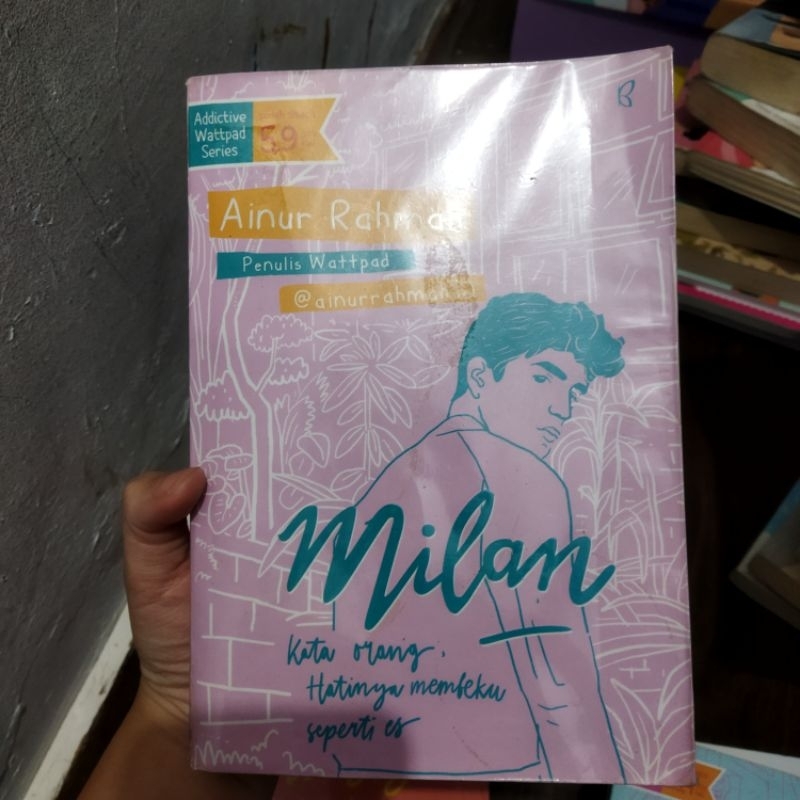 

(PRELOVED) SOFT COVER / MILAN - AINURRAHMAH12