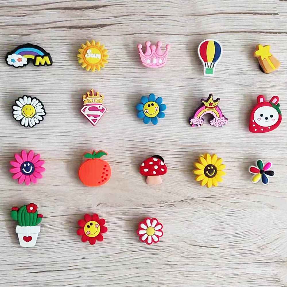 Charm Sepatu Desain jibbitz drew crocs Untuk Dekorasi charms