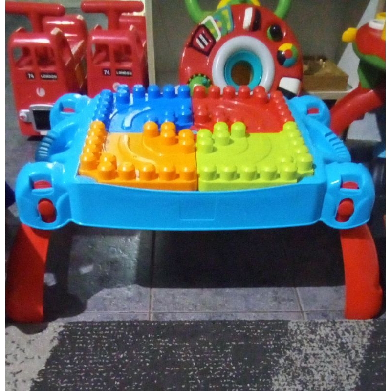 Meja mainan megabloks preloved